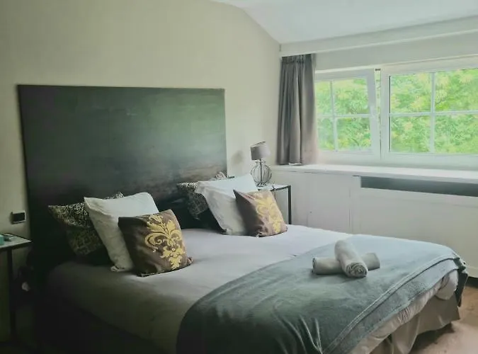 Le Manoir De Morimont Bed & Breakfast