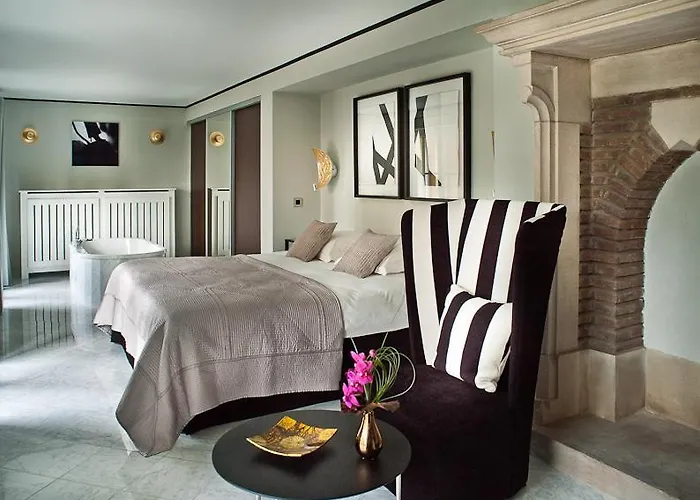 Le Manoir De Morimont Bed & Breakfast 3*